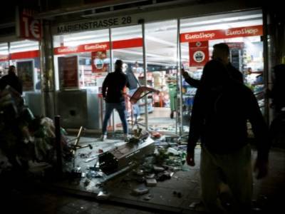 Ночью в центре Штутгарта мародеры устроили погром и грабеж магазинов