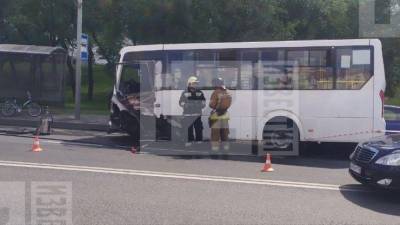 Один человек умер после ДТП с маршруткой и легковушкой в Петербурге