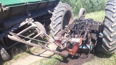 Два человека погибли в ДТП с трактором в Башкирии