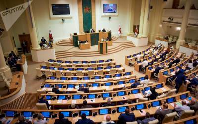 Парламент принял поправки в Конституцию Грузии в первом чтении