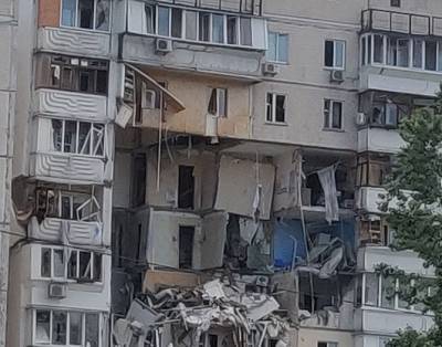 Взрыв дома в Киеве: из-под завалов достают погибших. Что известно на данный момент