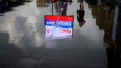 Власти объяснили потоп в Москве сильным ливнем и листвой