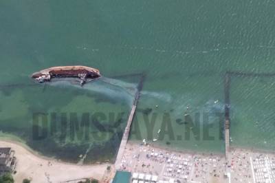 Вблизи пляжа Одессы разлилось топливо с затонувшего "Делфи" – купаться запретили