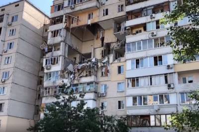 Житель взорвавшейся в Киеве многоэтажки снял первое видео изнутри разрушенного дома