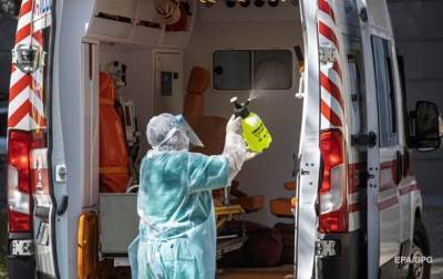 В Украине от коронавируса умерли уже 43 медика