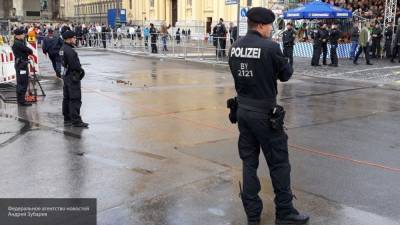 Участники беспорядков в Германии закидали стражей порядка бутылками и камнями