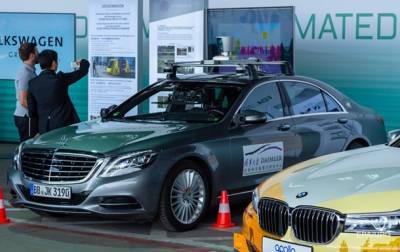 BMW и Mercedes приостановили совместную разработку беспилотных авто