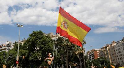 В Испании завершилось чрезвычайное положение, страна открыла границы