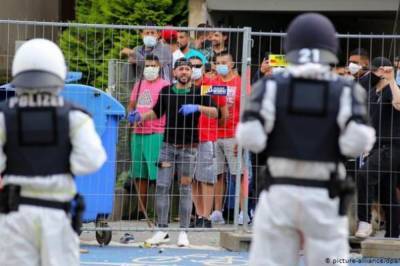 В Германии жильцы дома со вспышкой коронавирус атаковали полицию