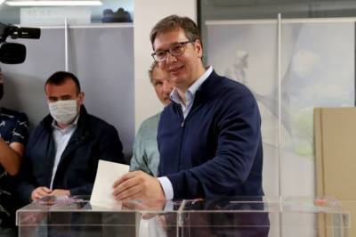 На парламентских выборах в Сербии лидирует партия президента Вучича