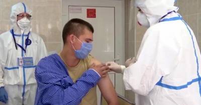 Защита на 2 года: раскрыт принцип действия российской вакцины от COVID