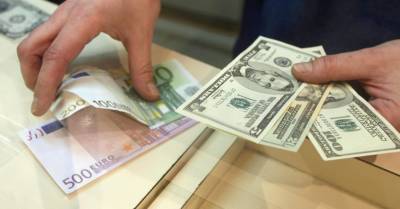 Гривна укрепилась относительно доллара и евро: курс валют в Украине на 22 июня