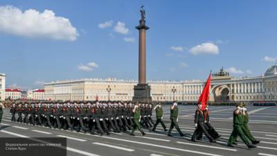 Короткая рабочая неделя ожидает россиян в связи с парадом Победы