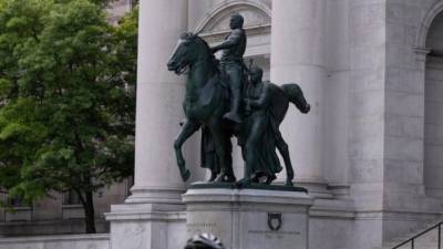 В США продолжается война с памятниками. Демонтируют монумент Теодору Рузвельту