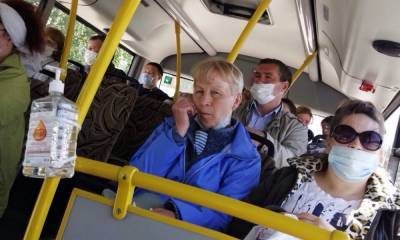 В пригородных автобусах Карелии нарушают масочный режим