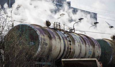 В Якутии откачали все топливо из поврежденного резервуара