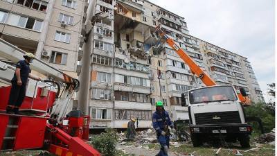 Украинские спасатели назвали причину взрыва в доме в Киеве