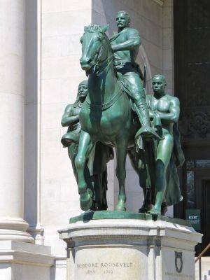 Музею в Нью-Йорке стало стыдно за президента: уберут памятник Рузвельту