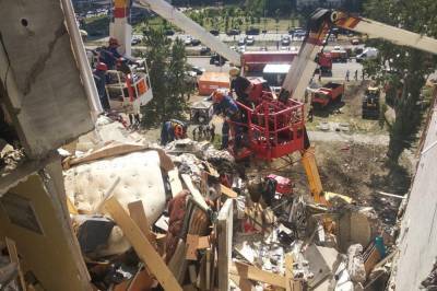 Взрыв дома на Позняках: трое погибших, эвакуировано 23 человека