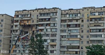 "Падали камни, спускались окровавленные люди": очевидица рассказала подробности взрыва дома в Киеве