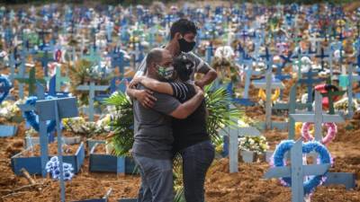 Бразилия стала второй страной, где число смертей от COVID-19 превысило 50 тысяч