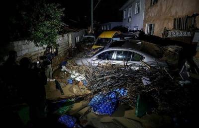 5 человек погибли из-за наводнения на северо-западе Турции