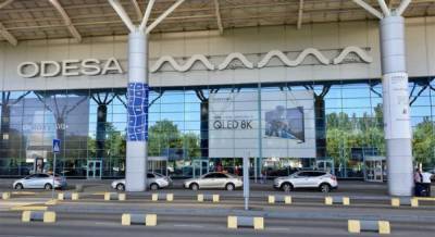 Изменения в аэропорту Одессы: подъезд к терминалу стал платным, но появилась бесплатная парковка