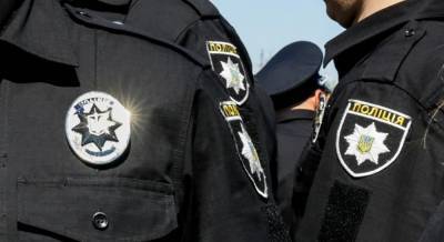 Новые Санжары 2: в Харькове в столкновении возле медучреждения травмированы двое полицейских
