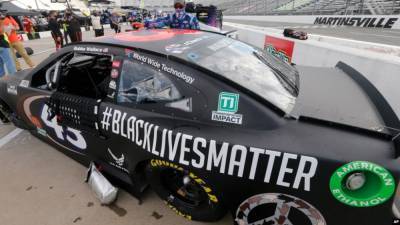 В гараже единственного чернокожего гонщика NASCAR нашли висельную петлю
