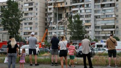 Взрыв на Позняках: жителям одного из подъездов разрешили забрать вещи