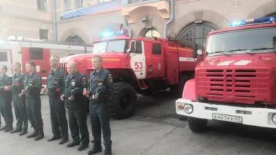 Сотрудники МЧС Выборгского района приняли участие во Всероссийской минуте молчания
