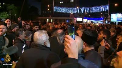 В Черногории возобновились массовые протесты верующих