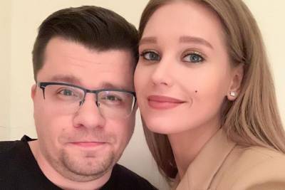 «Это были прекрасные 8 лет»: Харламов объявил о разводе с Асмус