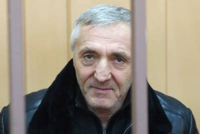 Экс-министр образования Дагестана осужден на 4,5 года колонии за растрату 88 млн руб.