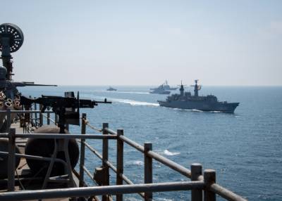 Черноморский флот не подпустил корабли США к Крыму стрельбами