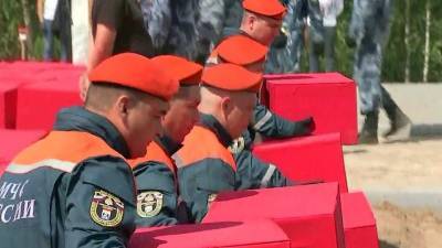 В Новгородской области прошла церемония захоронения останков мирных жителей, замученных фашистами в годы Великой Отечественной