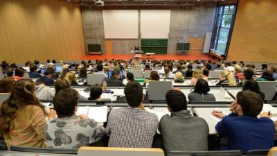 Студенты в Германии могут рассчитывать на помощь в размере €500: как оформить заявку на получение