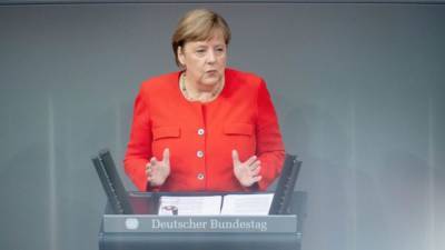 Меркель выступила в бундестаге: «Мы снова сделаем Европу сильной»