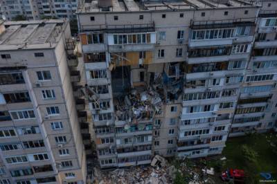 Содрогнулось все на сотни метров: появился момент взрыва дома на киевских Позняках