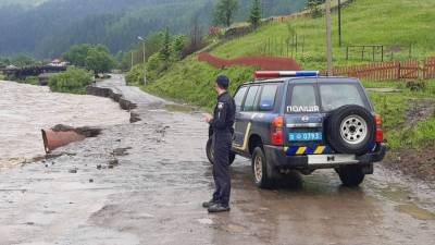 Из-за паводков на западе Украины введены чрезвычайные меры безопасности