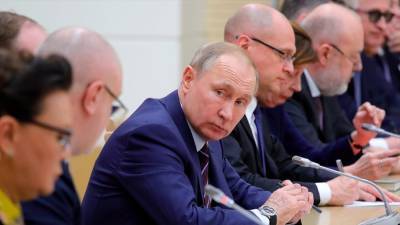 Путин призвал чиновников воздержаться от показного аскетизма, но и «не выпячивать свое богатство»
