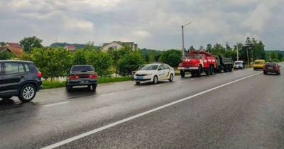 На Буковине автодорогу Черновцы - Верховина подмыло, организован объезд