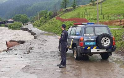 На Прикарпатье и Буковине из-за повадка затоплены девять районов