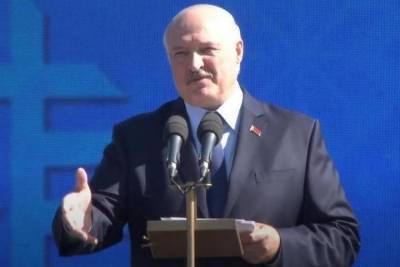 Лукашенко попросил оппозиционеров не называть его Вусаты таракан