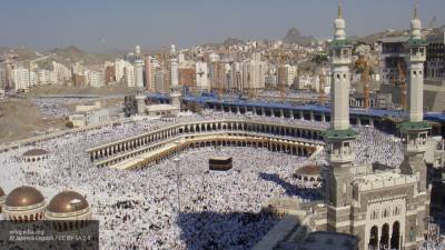 Саудовская Аравия отменила хадж в Мекке и Медине для паломников из-за рубежа
