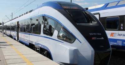 Польша возобновила международное железнодорожное сообщение | Мир | OBOZREVATEL