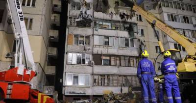 Взрыв в Киеве: спасатели достали из-под завалов дома тело пятого погибшего