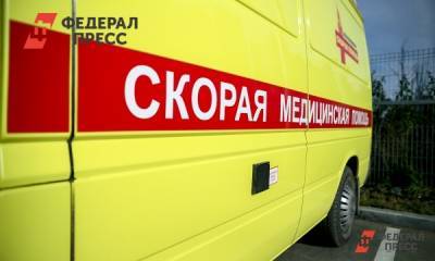 В центре Кемерова опрокинулась карета скорой помощи