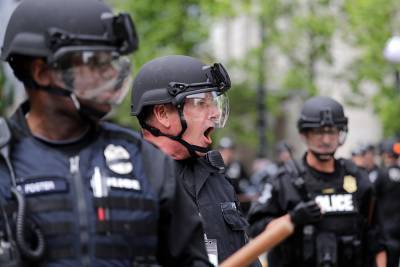 Власти Сиэтла вернут полицию в район, который контролируют протестующие
