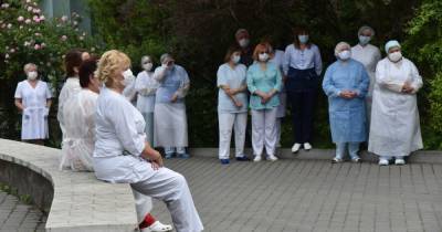 В Украине за сутки снова резко возросло количество инфицированных коронавирусом: статистика на 23 июня
